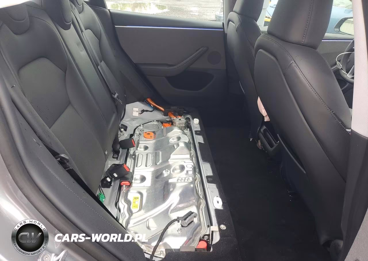 2025 Tesla Model 3 VIN:5YJ3E1EAXSF048194 - 10