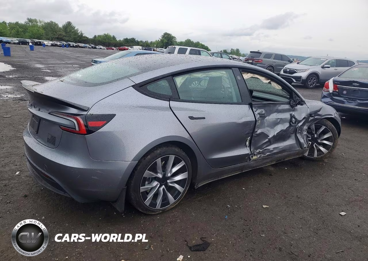 2025 Tesla Model 3 VIN:5YJ3E1EAXSF048194 - 3