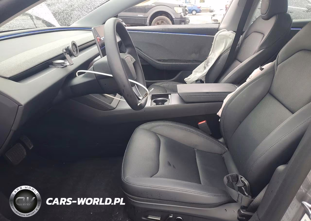 2025 Tesla Model 3 VIN:5YJ3E1EAXSF048194 - 7