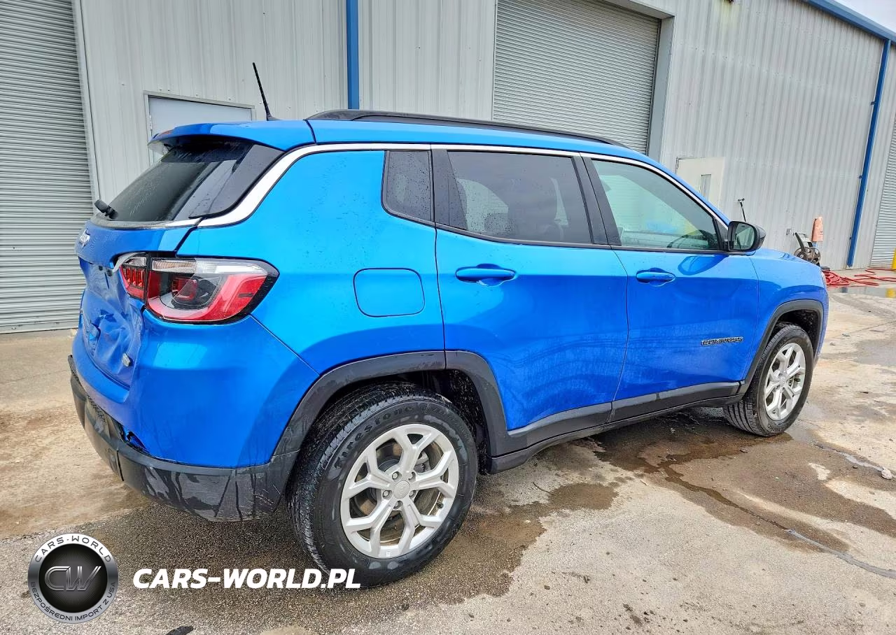 2024 Jeep Compass Latitude VIN:3C4NJDBN2RT133135 - 3