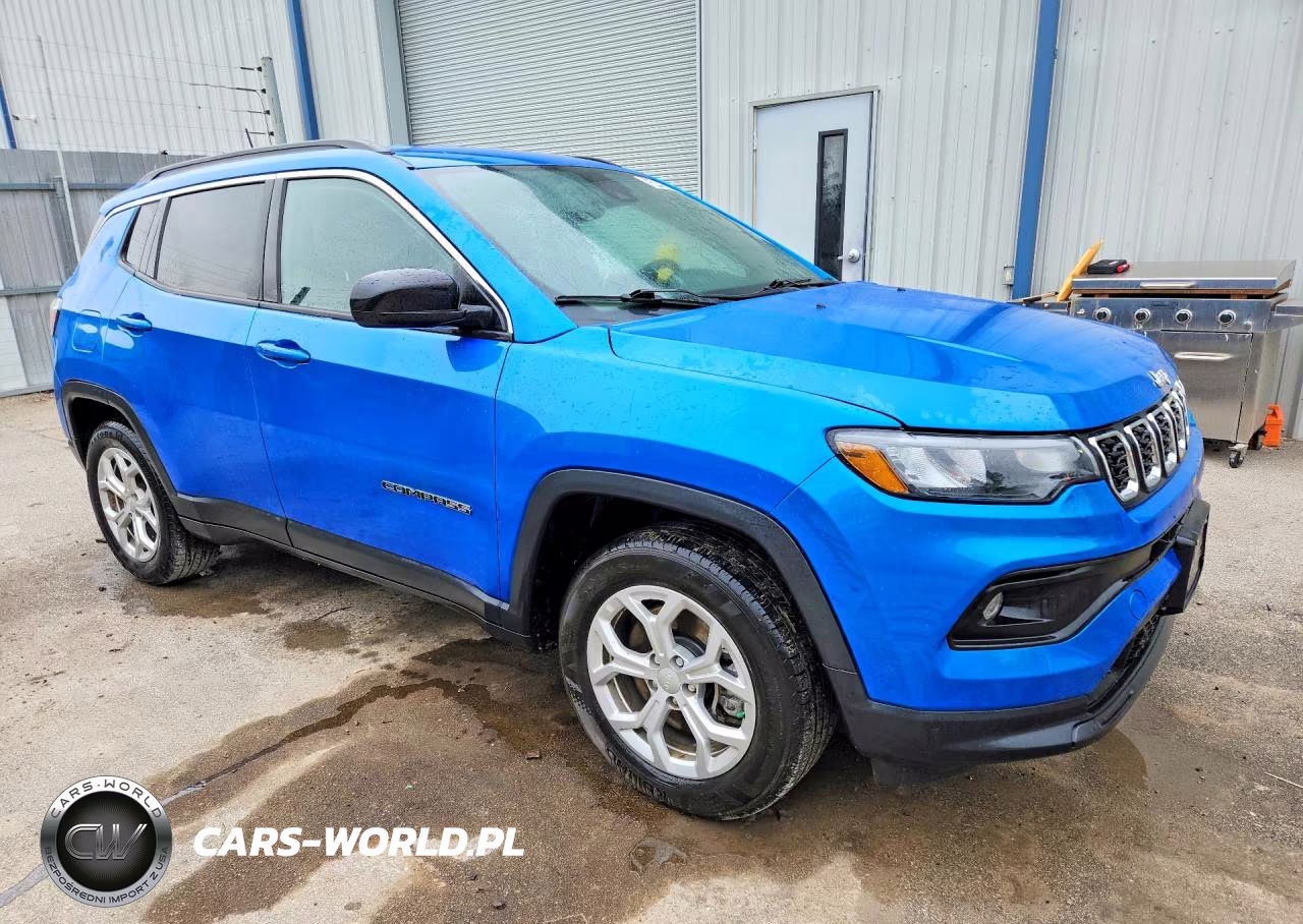 2024 Jeep Compass Latitude VIN:3C4NJDBN2RT133135 - 4