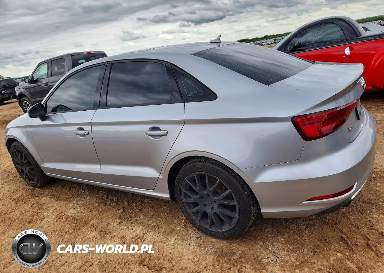 2018 Audi A3 Premium VIN:WAUB8GFF4J1066081 - 2