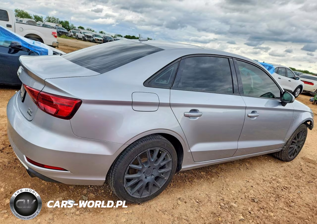 2018 Audi A3 Premium VIN:WAUB8GFF4J1066081 - 3
