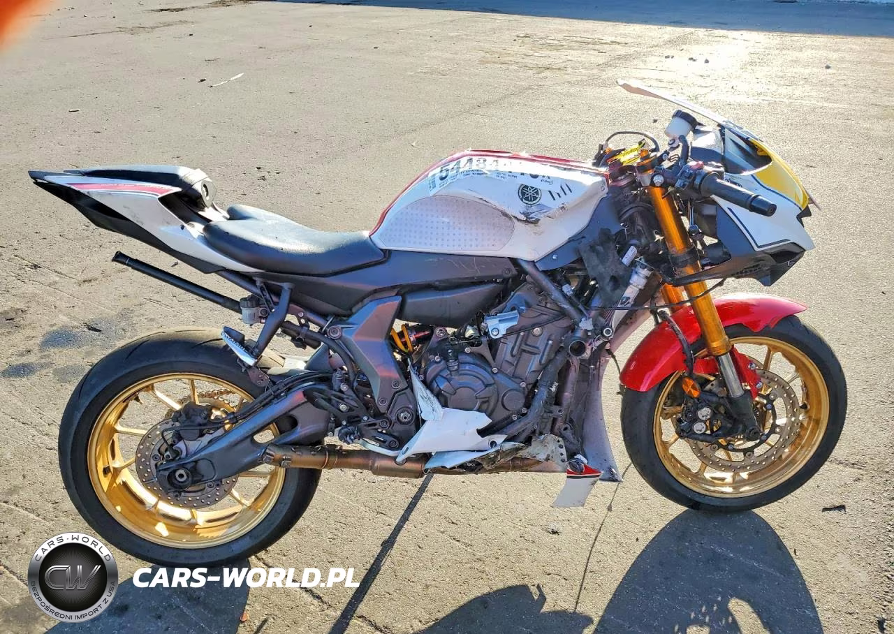 2022 Yamaha Yzfr7