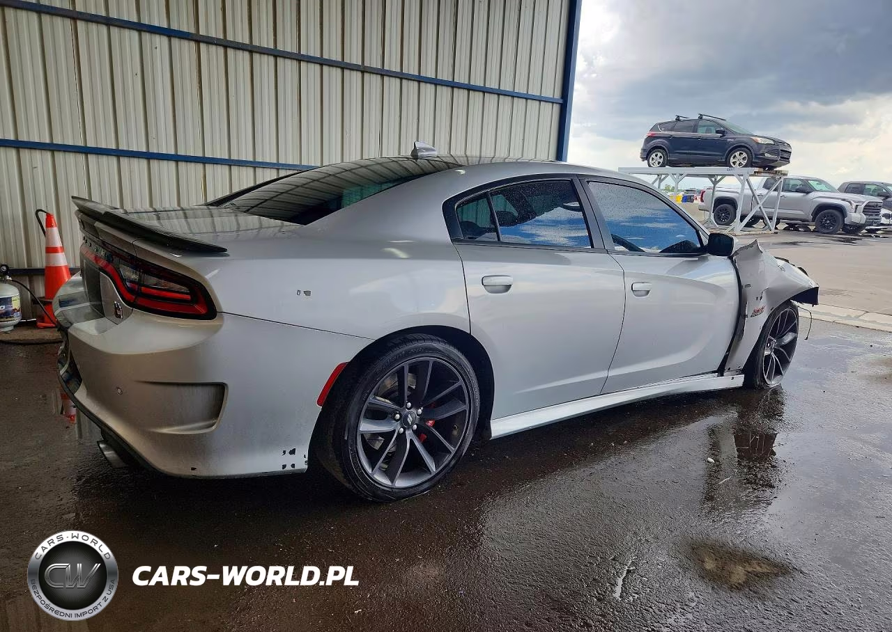 2019 Dodge Charger Scat Pack VIN:2C3CDXGJ6KH688792 - 3