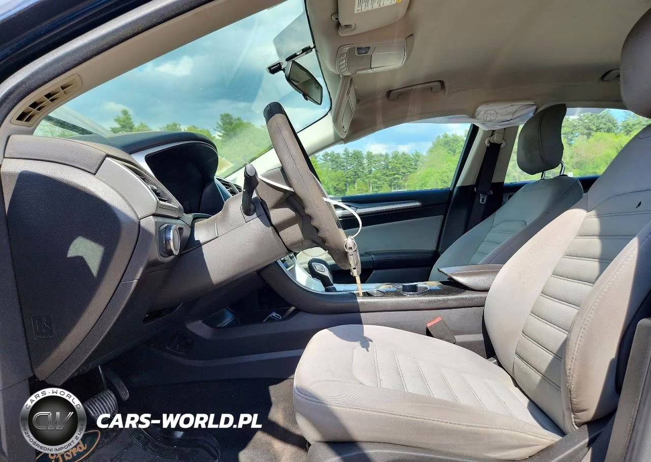 2014 Ford Fusion S VIN:3FA6P0G70ER250151 - 7