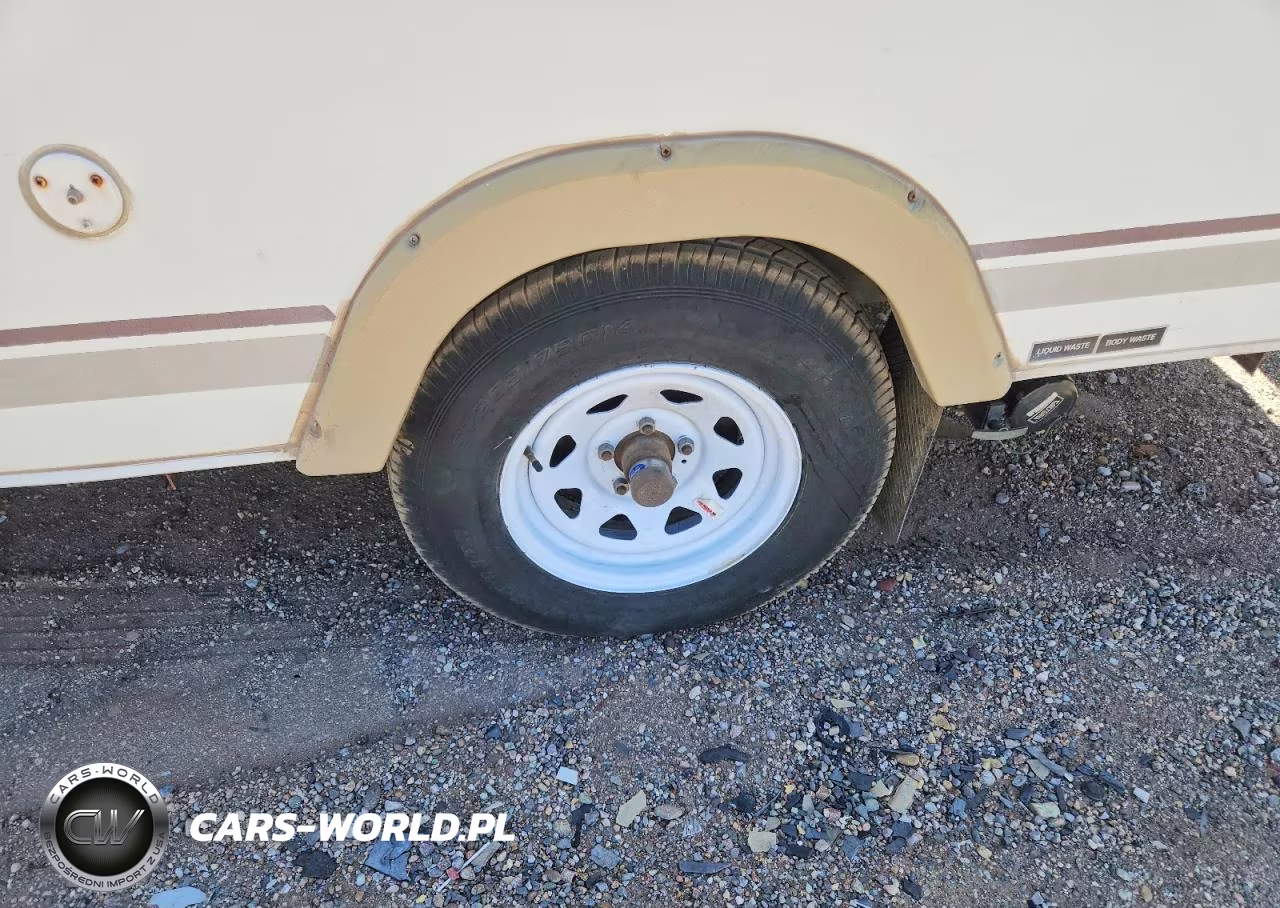 2004 R-Vision Trail Lite Camper VIN:4WY201G1141700922 - 8
