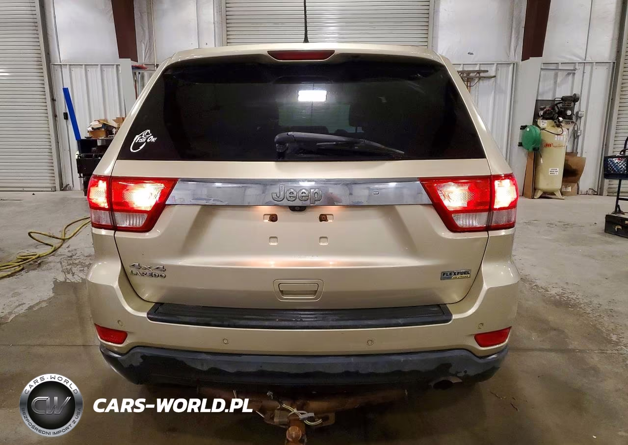 2011 Jeep Grand Cherokee Laredo VIN:1J4RR4GG4BC740928 - 6