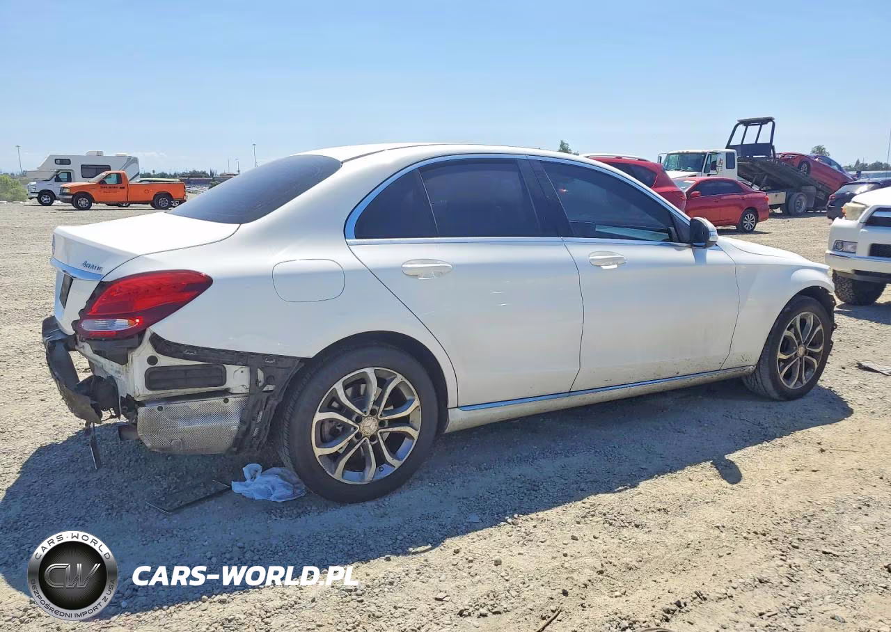 2015 Mercedes-Benz C 300 4Matic VIN:55SWF4KB6FU054779 - 3