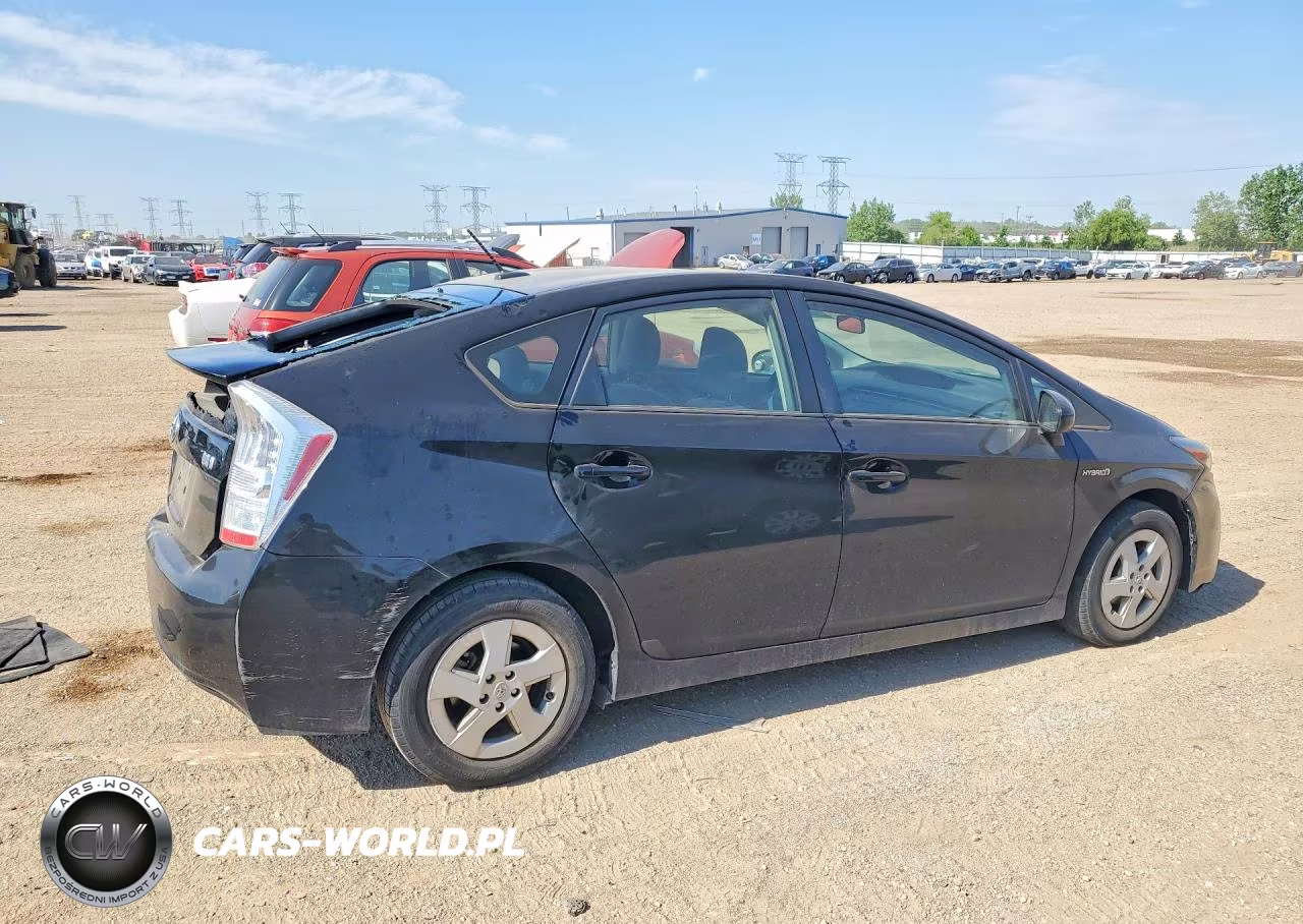 2011 Toyota Prius Two VIN:JTDKN3DUXB1405806 - 3