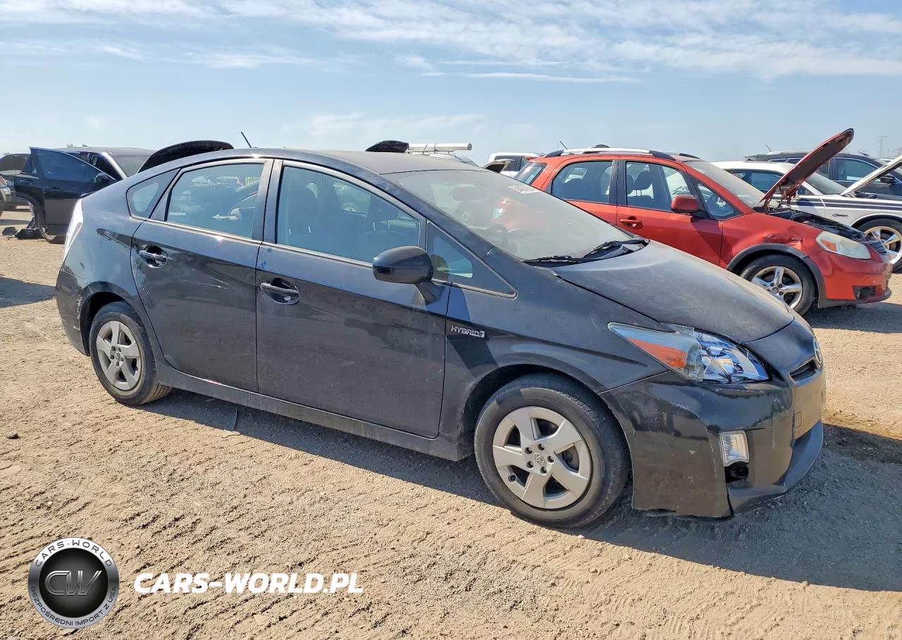 2011 Toyota Prius Two VIN:JTDKN3DUXB1405806 - 4