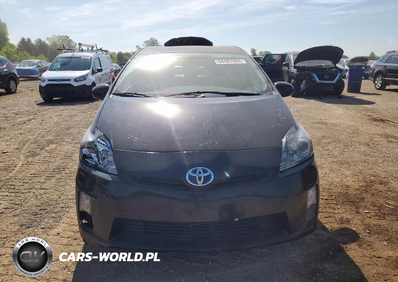 2011 Toyota Prius Two VIN:JTDKN3DUXB1405806 - 5