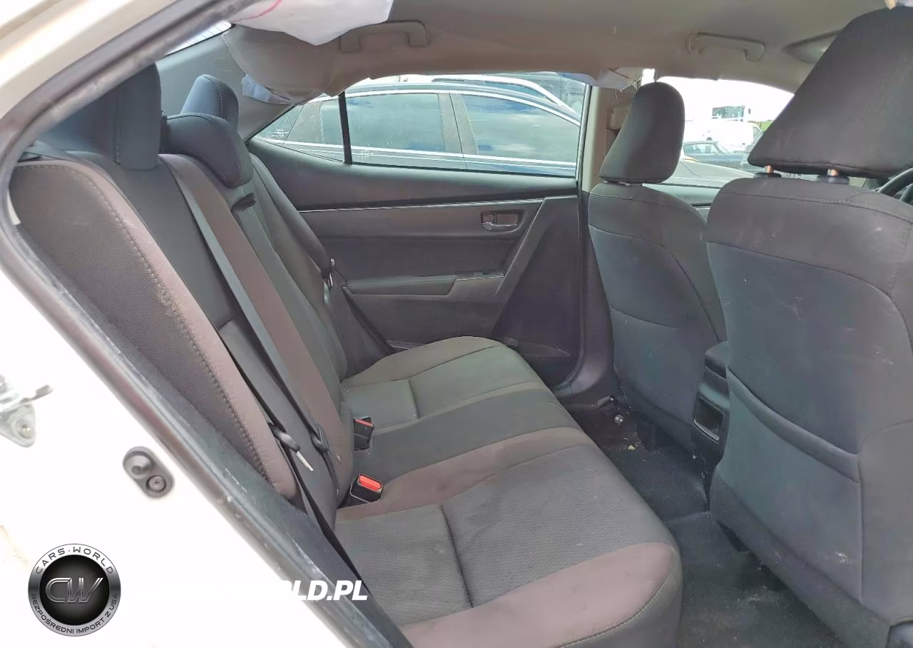 2018 Toyota Corolla Le VIN:5YFBURHE8JP794965 - 10