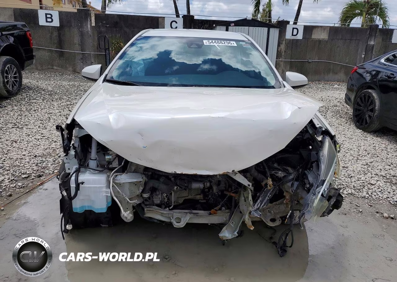 2018 Toyota Corolla Le VIN:5YFBURHE8JP794965 - 5