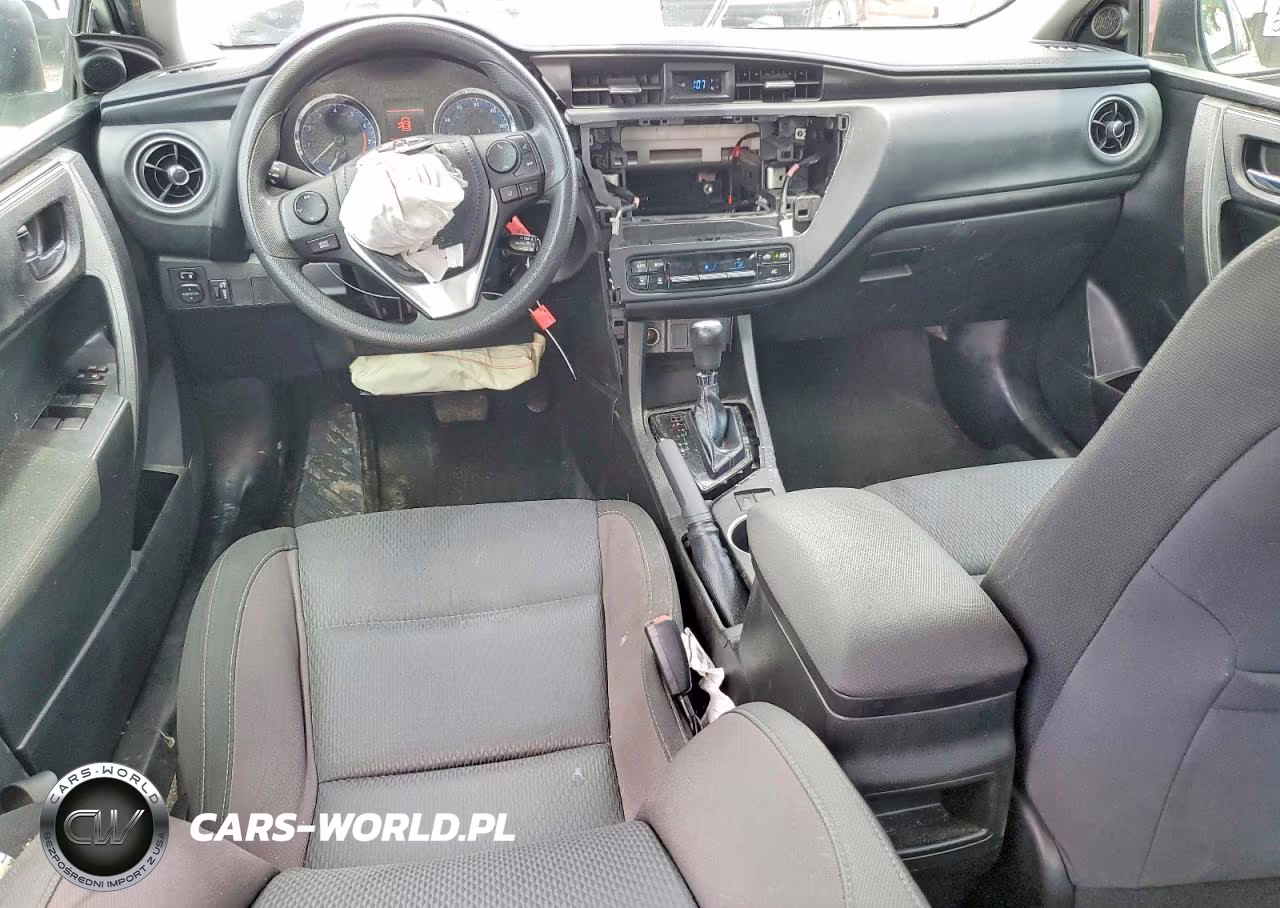 2018 Toyota Corolla Le VIN:5YFBURHE8JP794965 - 8