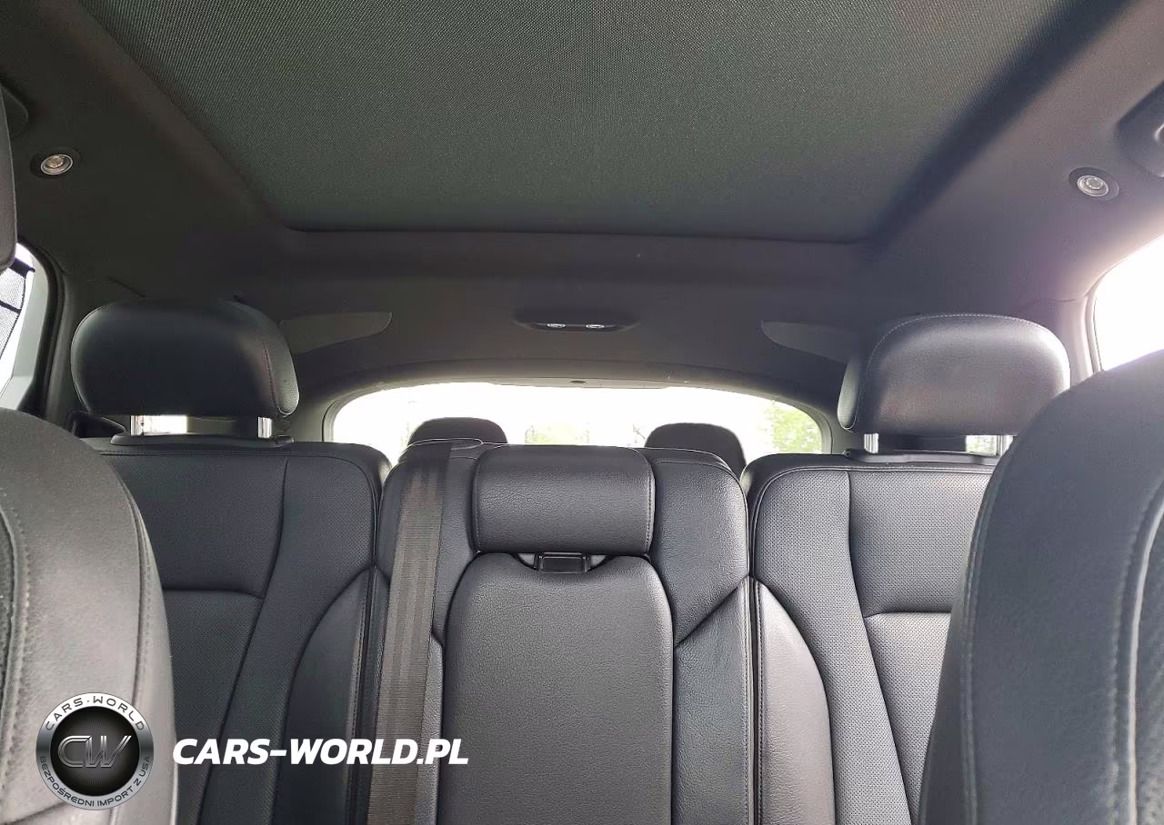 2018 Audi Q7 Premium Plus VIN:WA1LHAF75JD020801 - 10
