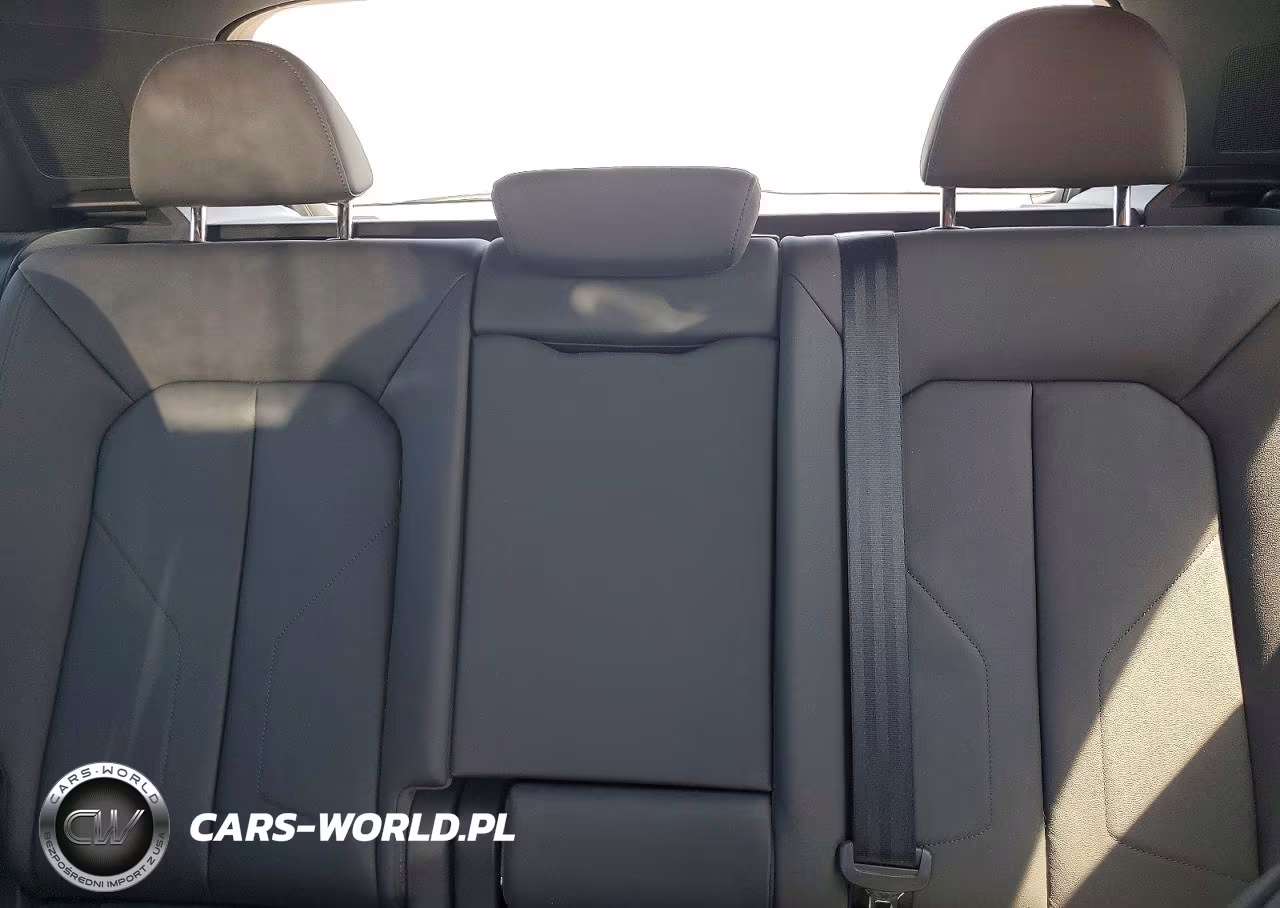 2019 Audi Q3 Prestige S-Line VIN:WA1FECF3XK1085371 - 10