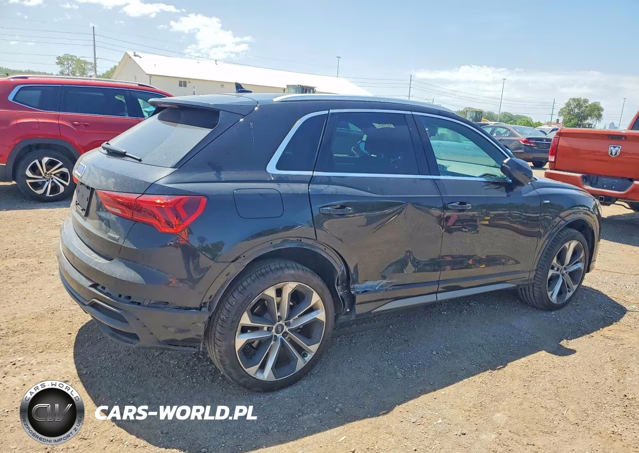 2019 Audi Q3 Prestige S-Line VIN:WA1FECF3XK1085371 - 3