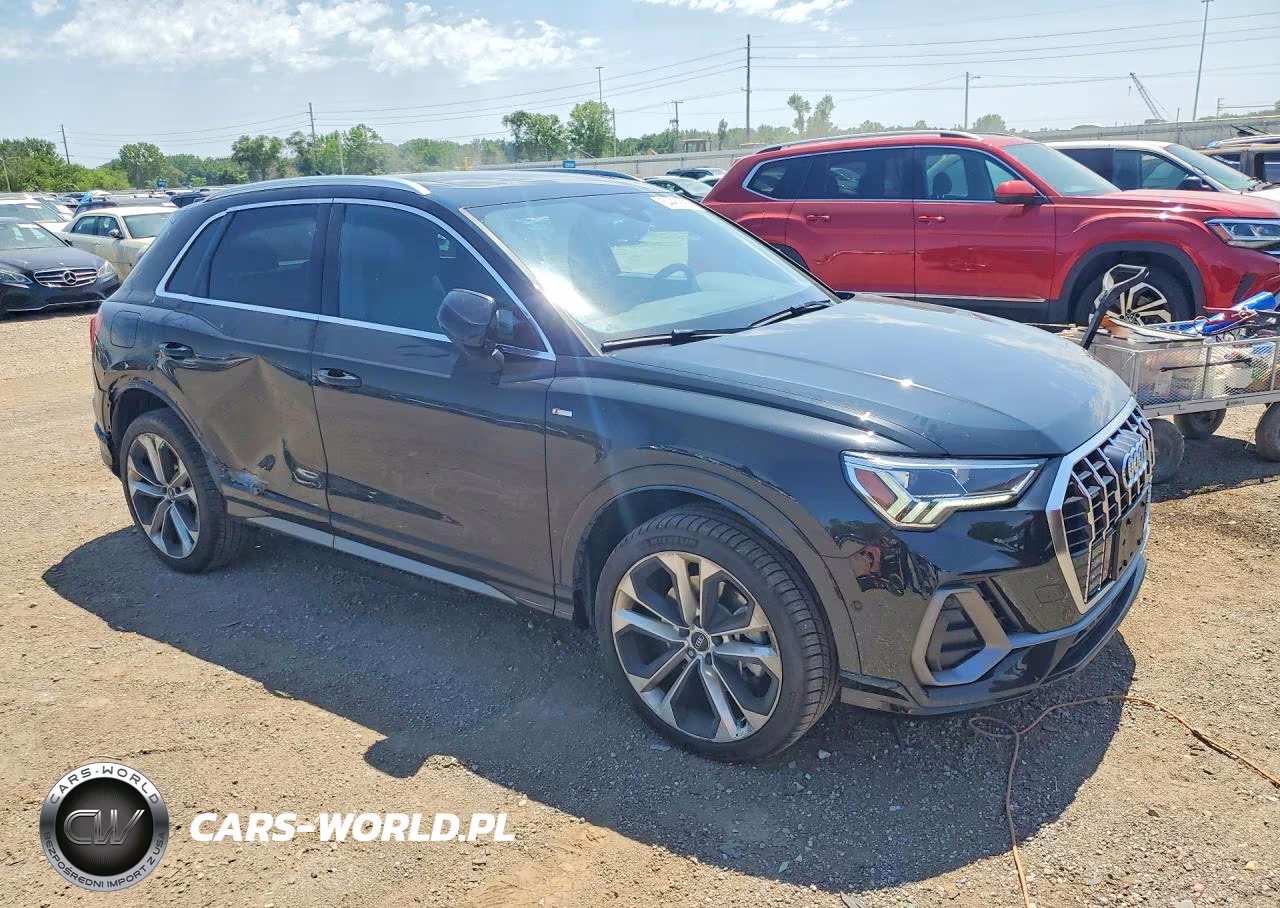 2019 Audi Q3 Prestige S-Line VIN:WA1FECF3XK1085371 - 4