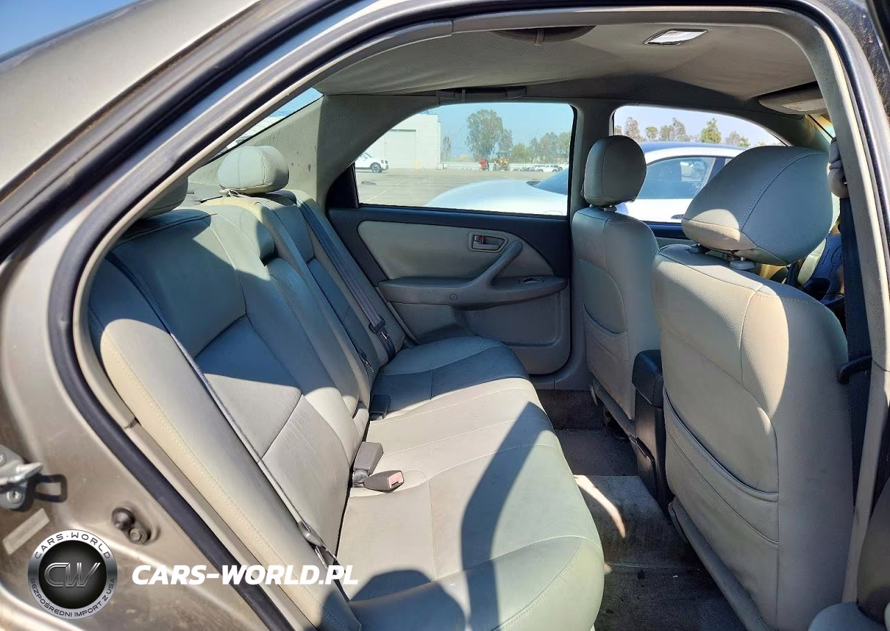 2000 Toyota Camry VIN:JT2BG22K3Y0438367 - 10