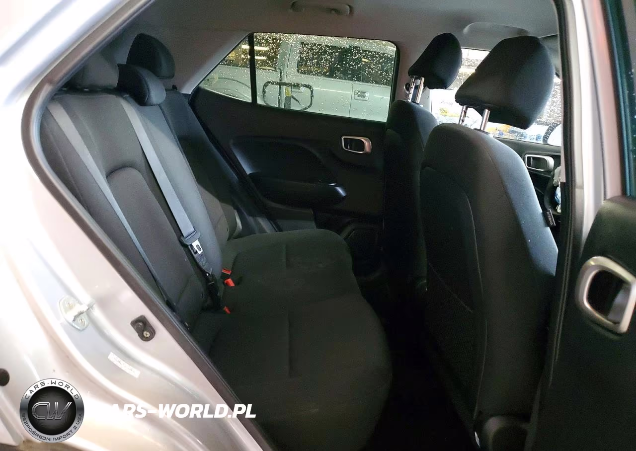 2022 Hyundai Venue Se VIN:KMHRB8A3XNU156826 - 11