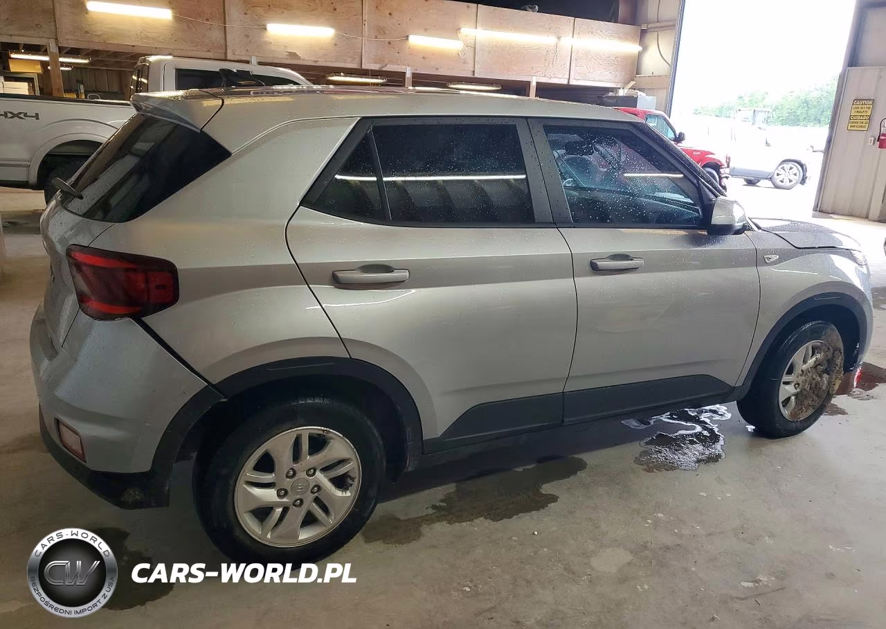 2022 Hyundai Venue Se VIN:KMHRB8A3XNU156826 - 3