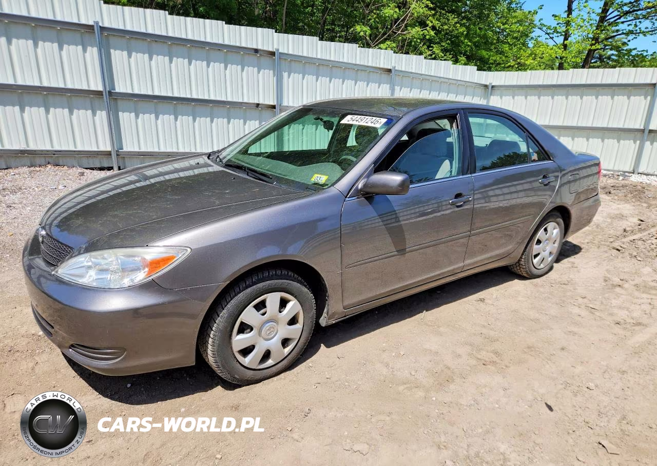 2004 Toyota Camry Le – zdjęcie 1 z 12
