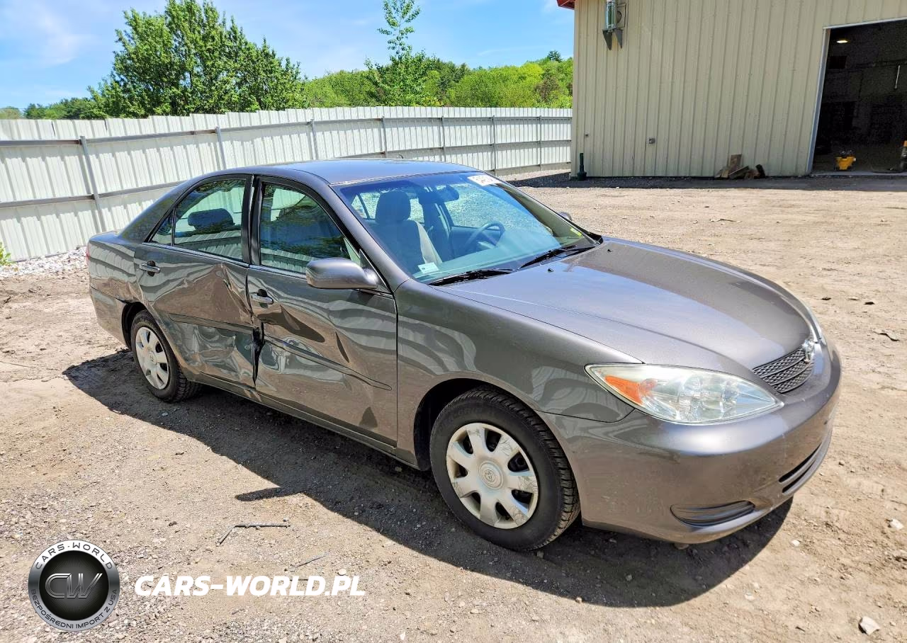 2004 Toyota Camry Le VIN:4T1BE32K04U807848 - 4