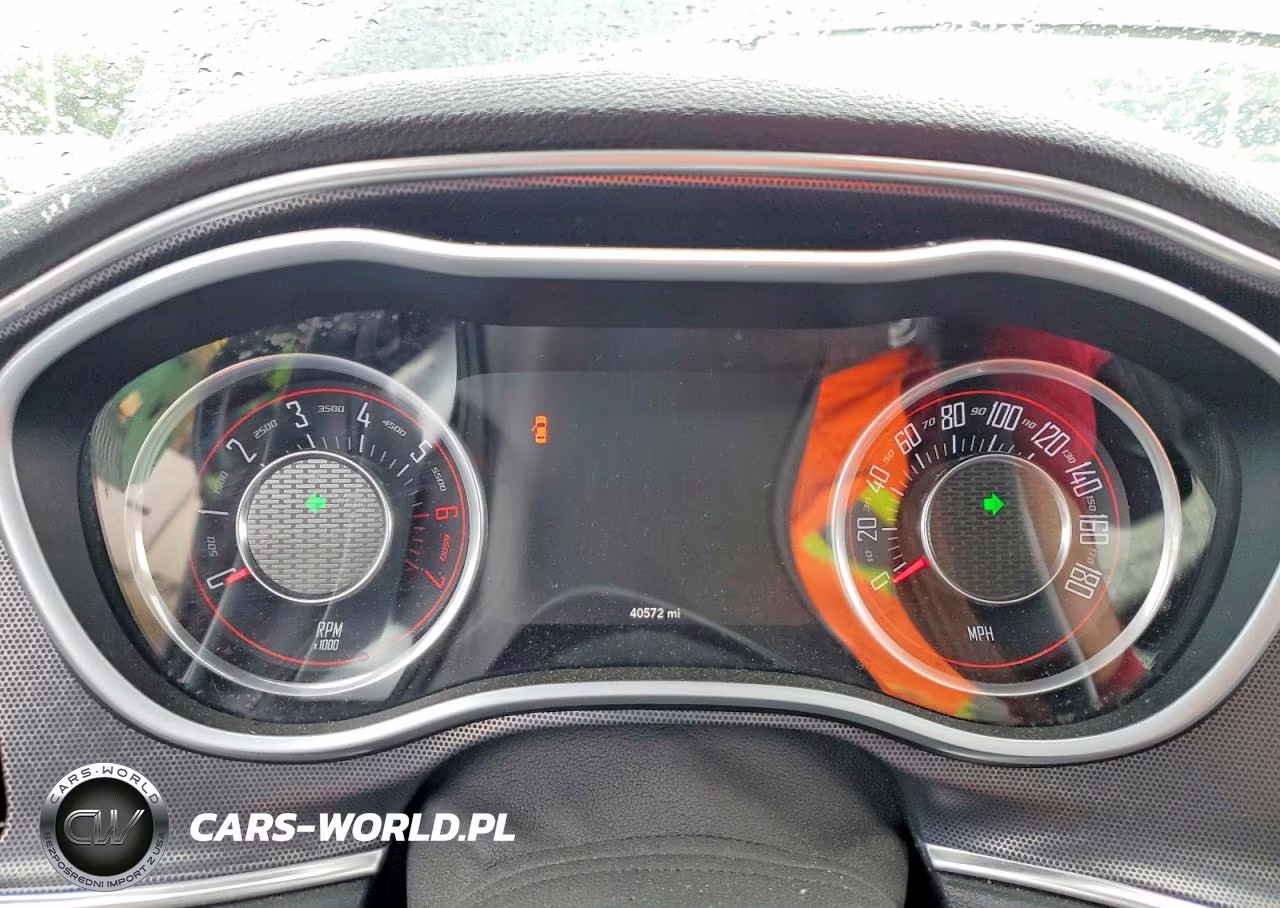 2015 Dodge Challenger R VIN:2C3CDZFJ0FH718257 - 9