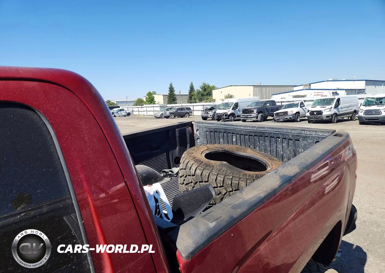 2018 Chevrolet Silverado K1500 Lt VIN:3GCUKREC8JG331313 - 10