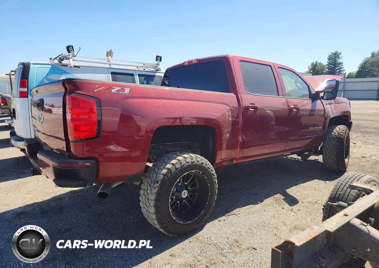 2018 Chevrolet Silverado K1500 Lt VIN:3GCUKREC8JG331313 - 3