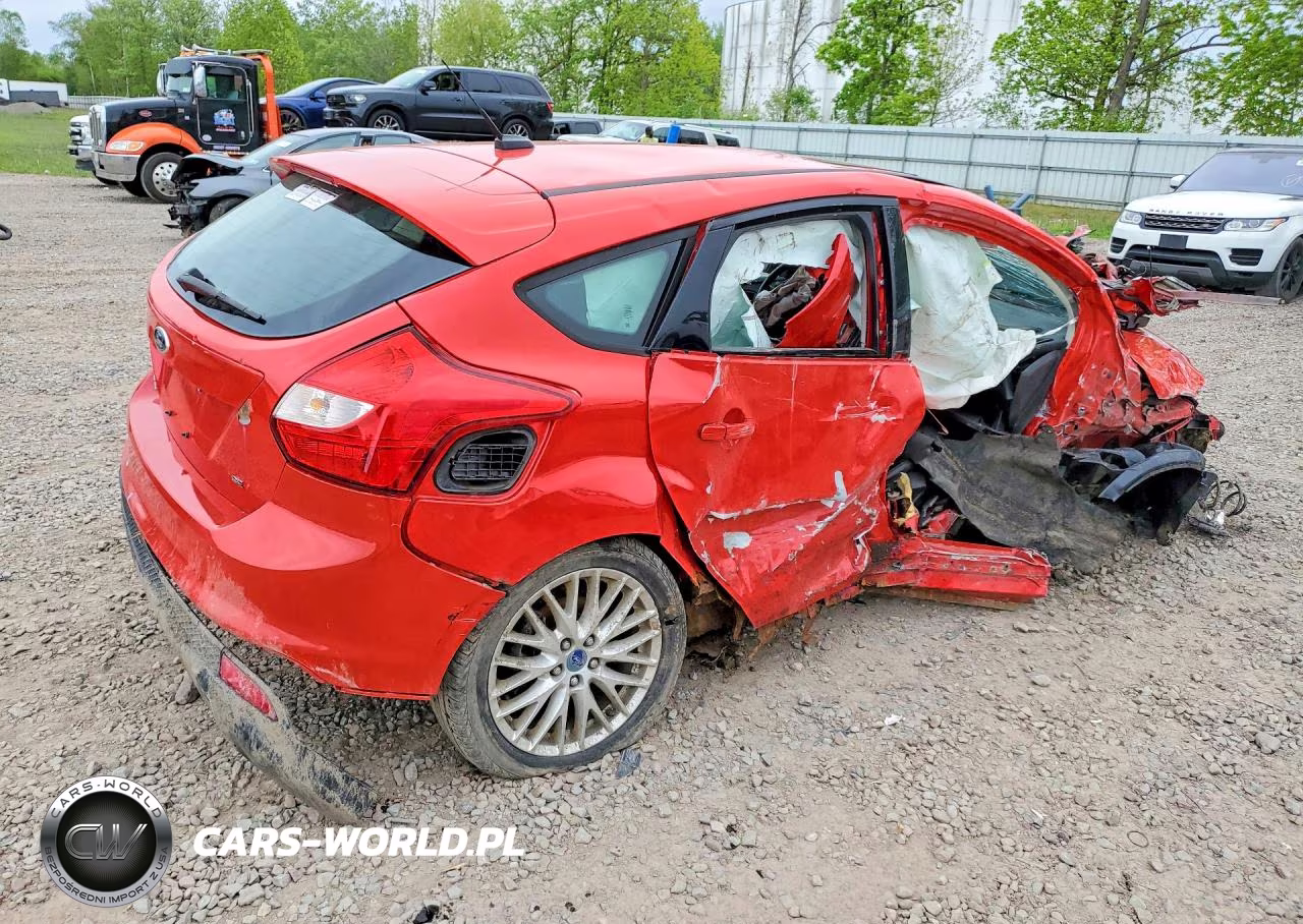 2013 Ford Focus S VIN:1FADP3K28DL330332 - 3