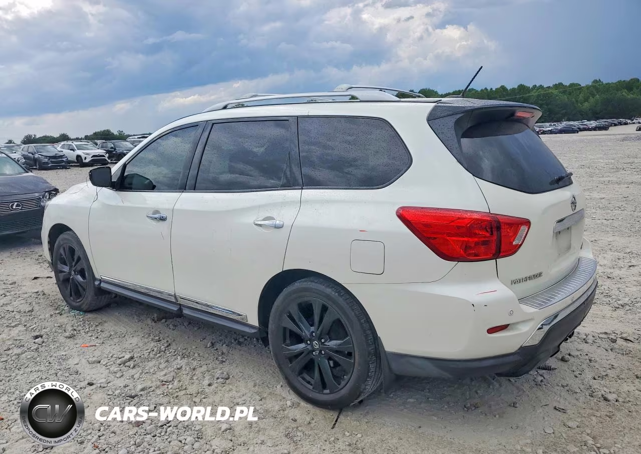2017 Nissan Pathfinder Platinum VIN:5N1DR2MN2HC694835 - 2