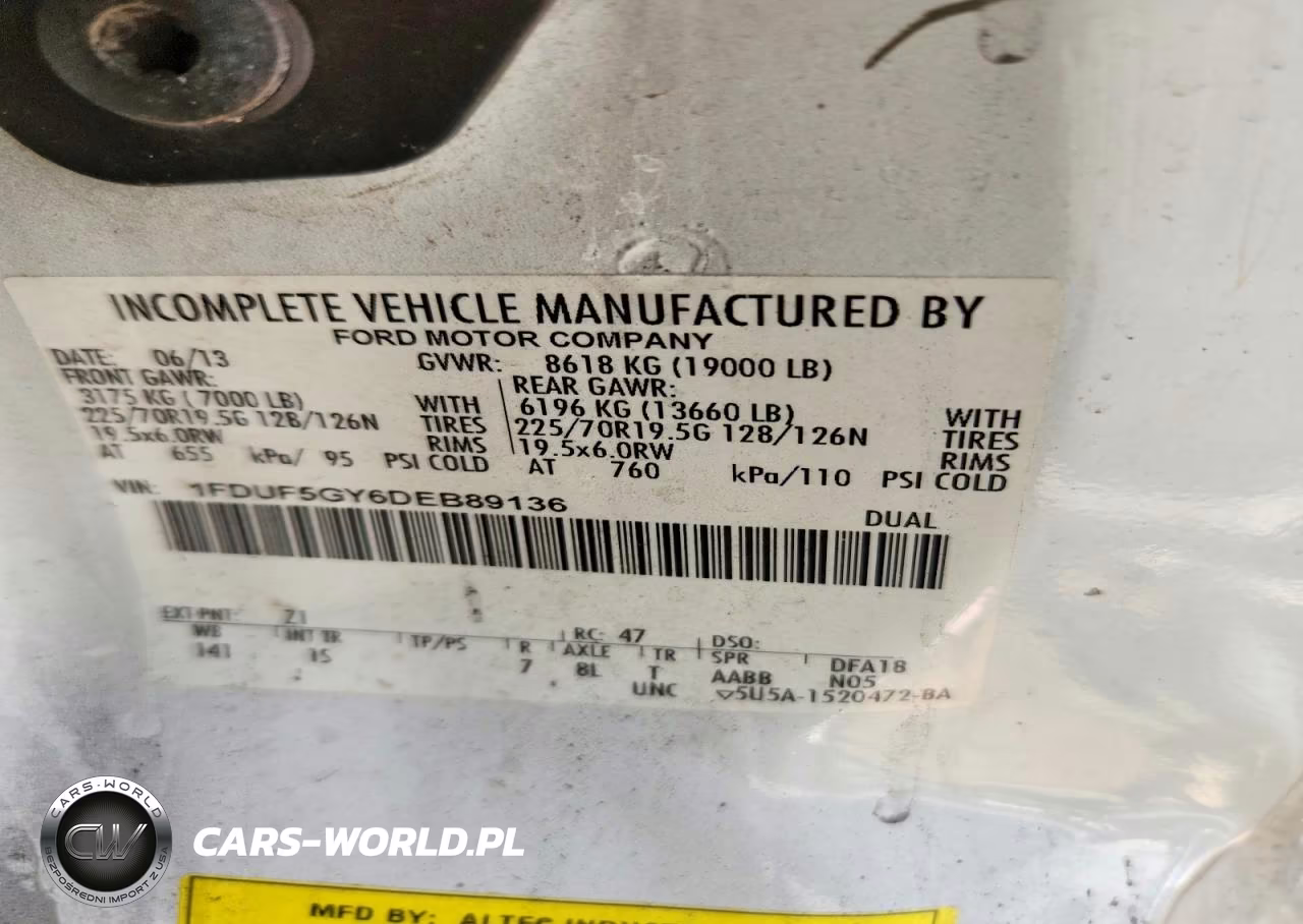 2013 Ford F550 Super Duty Bucket Truck VIN:1FDUF5GY6DEB89136 - 12