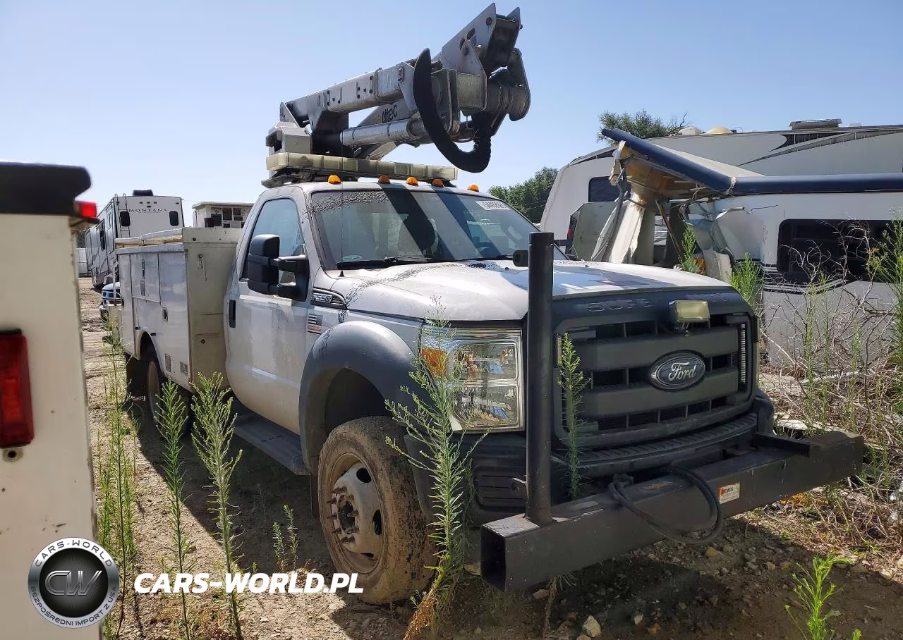 2013 Ford F550 Super Duty Bucket Truck VIN:1FDUF5GY6DEB89136 - 4