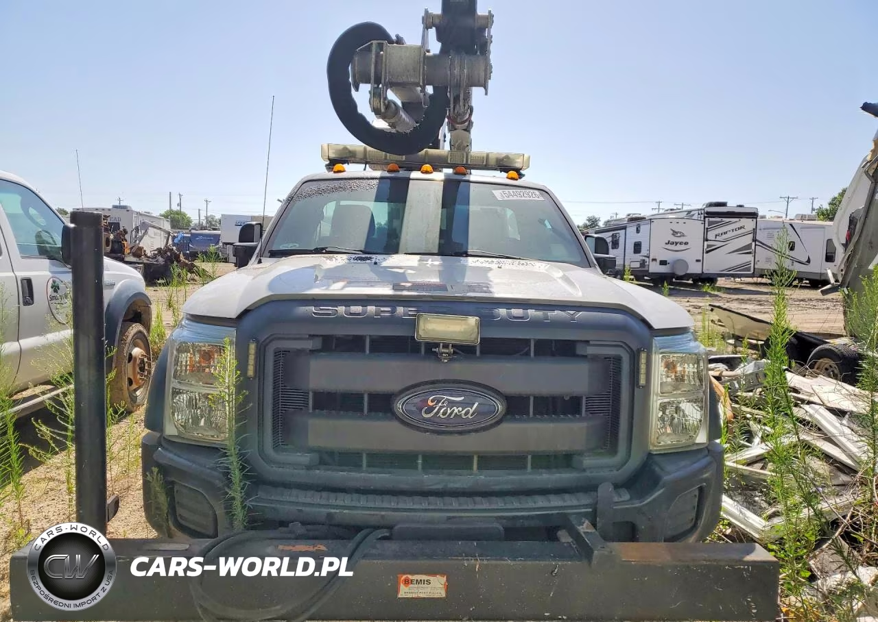 2013 Ford F550 Super Duty Bucket Truck VIN:1FDUF5GY6DEB89136 - 5