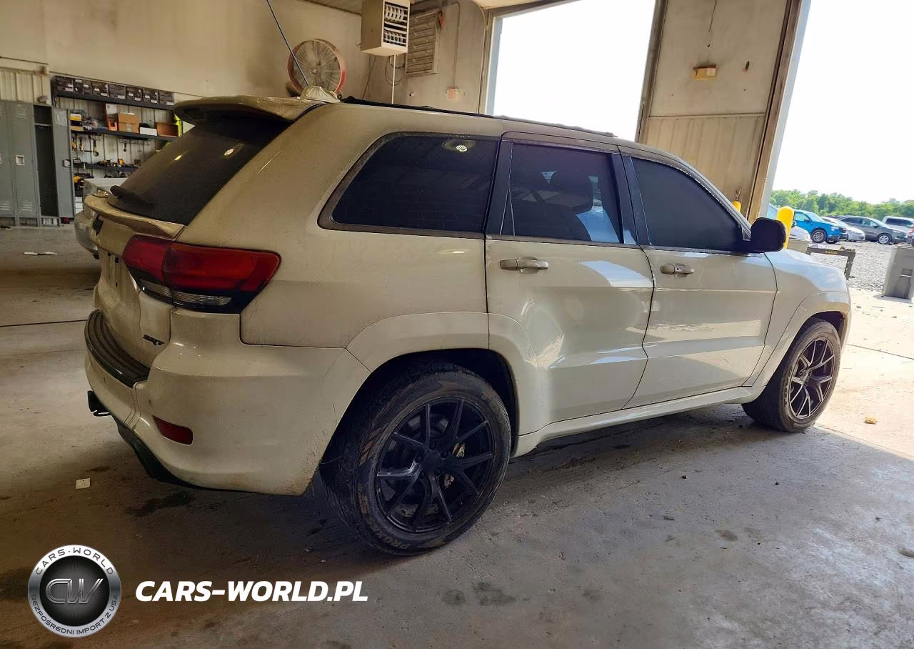 2015 Jeep Grand Cherokee Srt-8 VIN:1C4RJFDJ6FC855397 - 3