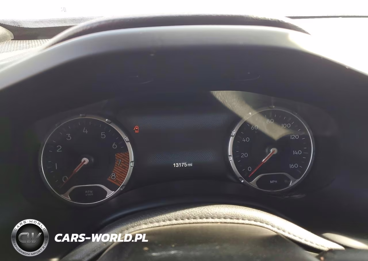 2022 Jeep Renegade Latitude VIN:ZACNJDB18NPN64882 - 10
