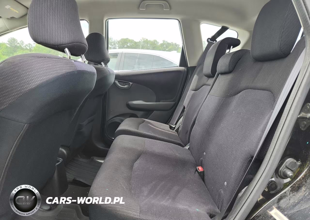 2013 Honda Fit Sport VIN:JHMGE8H54DC018227 - 10