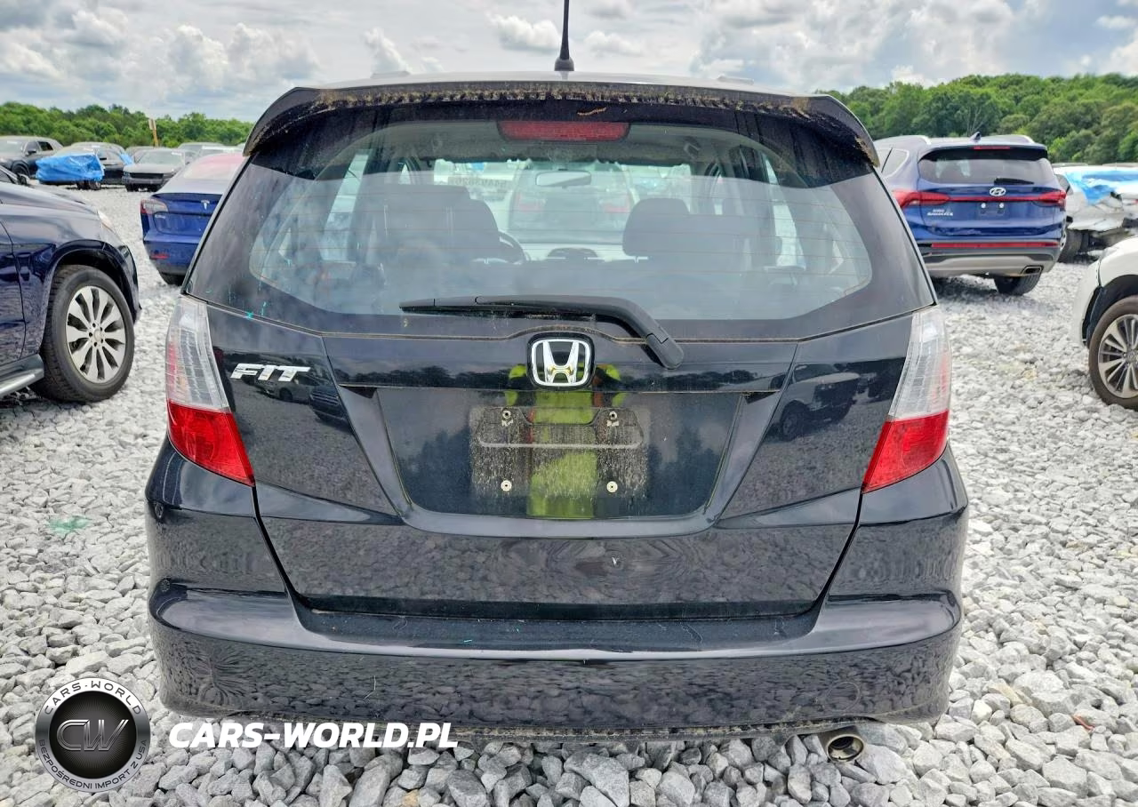 2013 Honda Fit Sport VIN:JHMGE8H54DC018227 - 6