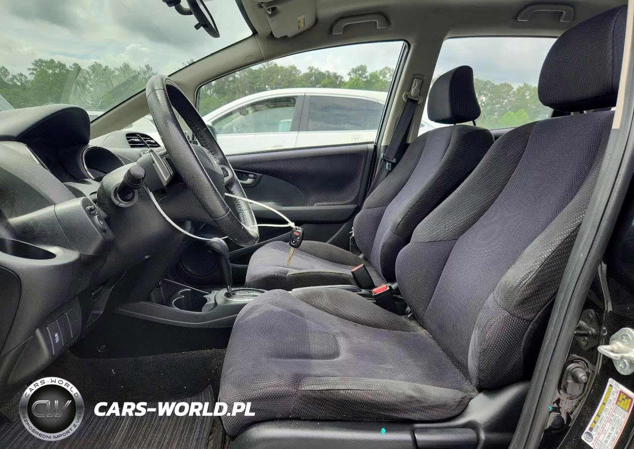 2013 Honda Fit Sport VIN:JHMGE8H54DC018227 - 7