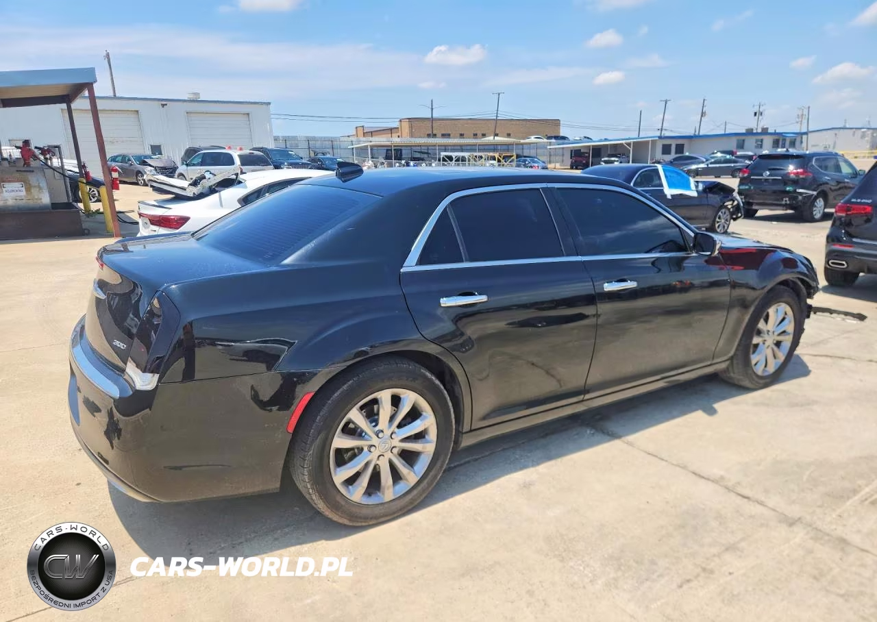 2020 Chrysler 300 Limited VIN:2C3CCAKG1LH116977 - 3