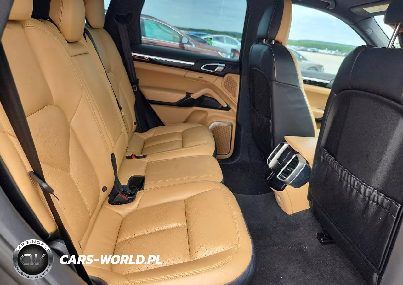2015 Porsche Cayenne S Hybrid VIN:WP1AE2A2XFLA53845 - 11