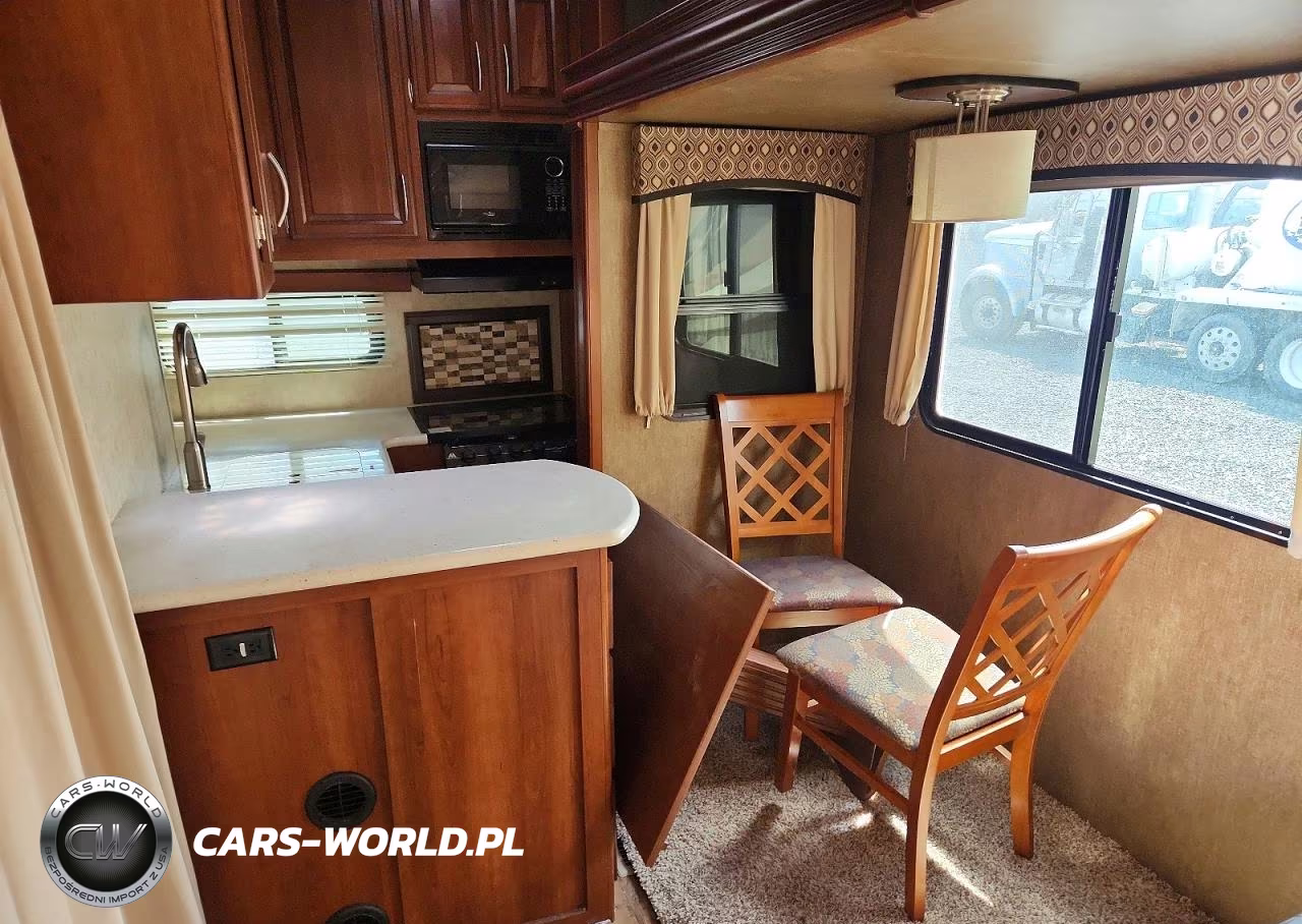 2017 Forrest River Trailers VIN:5ZT3BDUB9HG000817 - 6