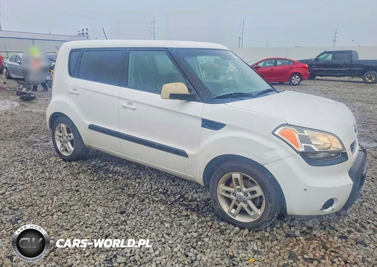 2011 Kia Soul + VIN:KNDJT2A22B7331728 - 4