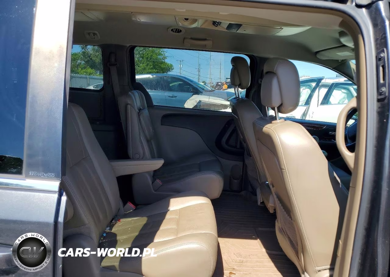 2012 Chrysler Town & Country Touring VIN:2C4RC1BG8CR362859 - 11