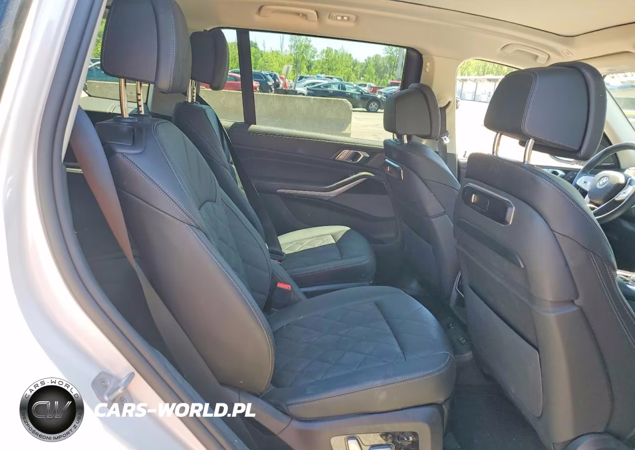 2025 BMW X7 xDrive40I VIN:5UX23EM07S9Z65653 - 11