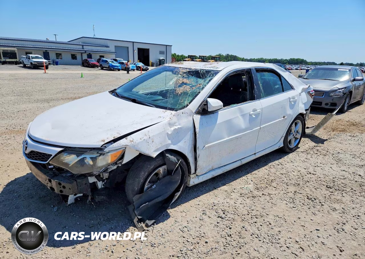 2014 Toyota Camry Se – zdjęcie 1 z 13