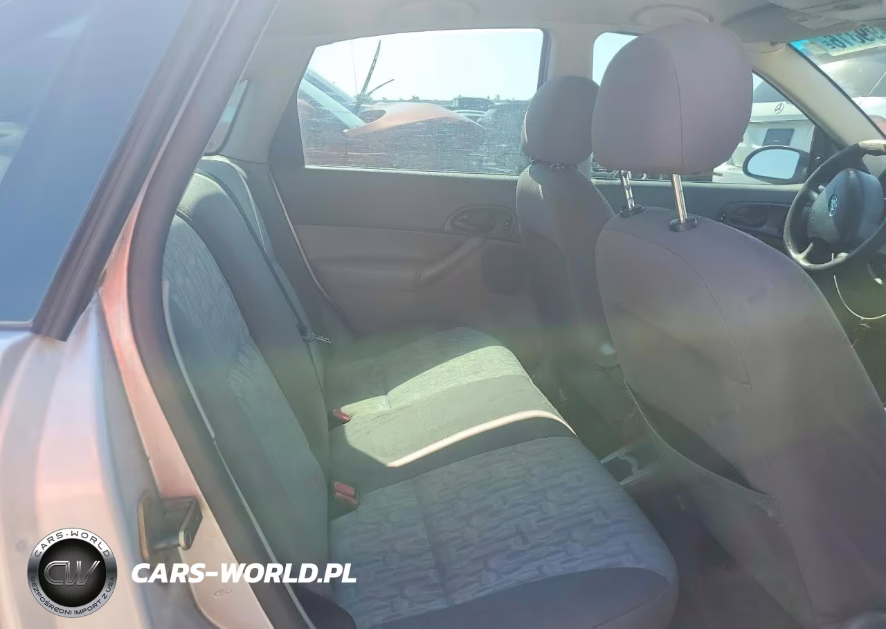 2005 Ford Focus Zx4 VIN:1FAFP34N75W148718 - 10