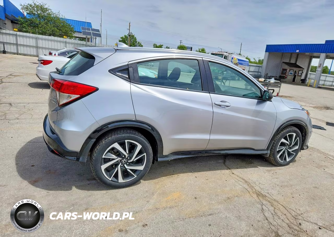 2019 Honda Hr-V Sport VIN:3CZRU6H15KG725145 - 3
